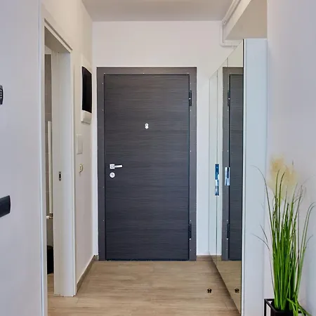 Casa Del Mar Apartment *